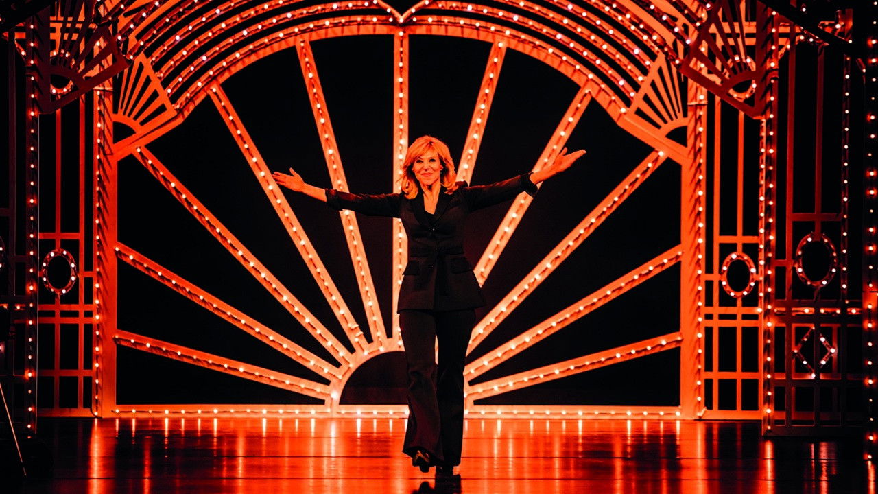 Claudia de Breij: Wat als backdrop