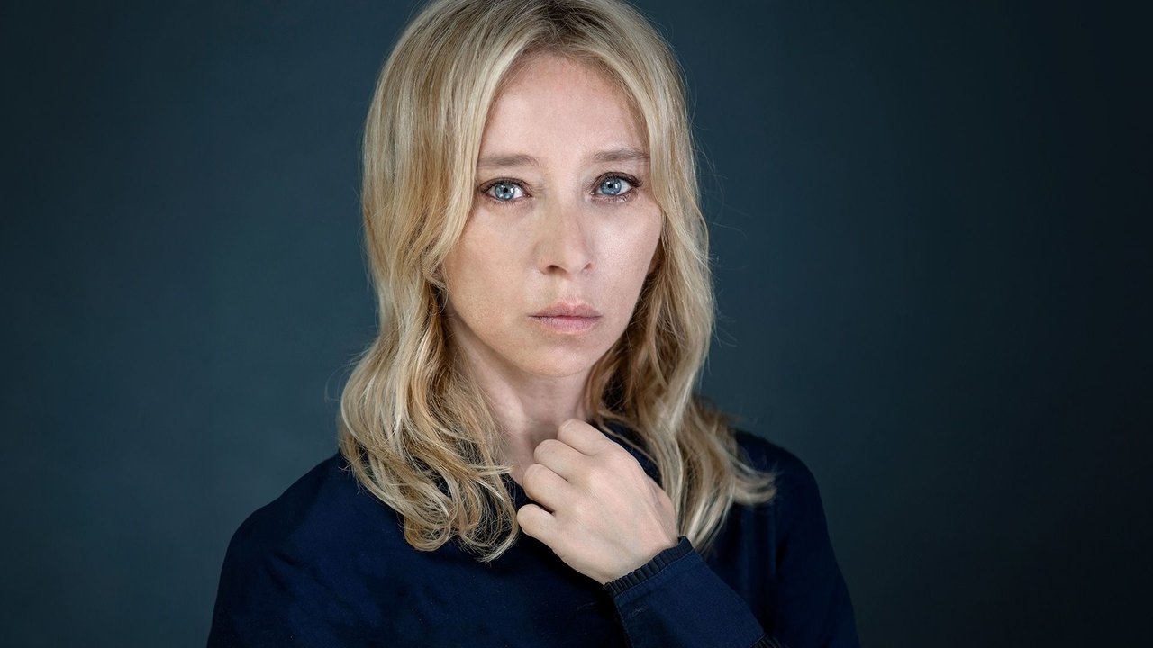 Tout le monde savait backdrop