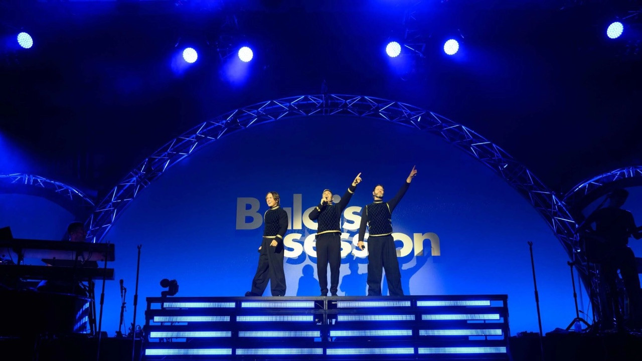 Take That play Baloise Session backdrop