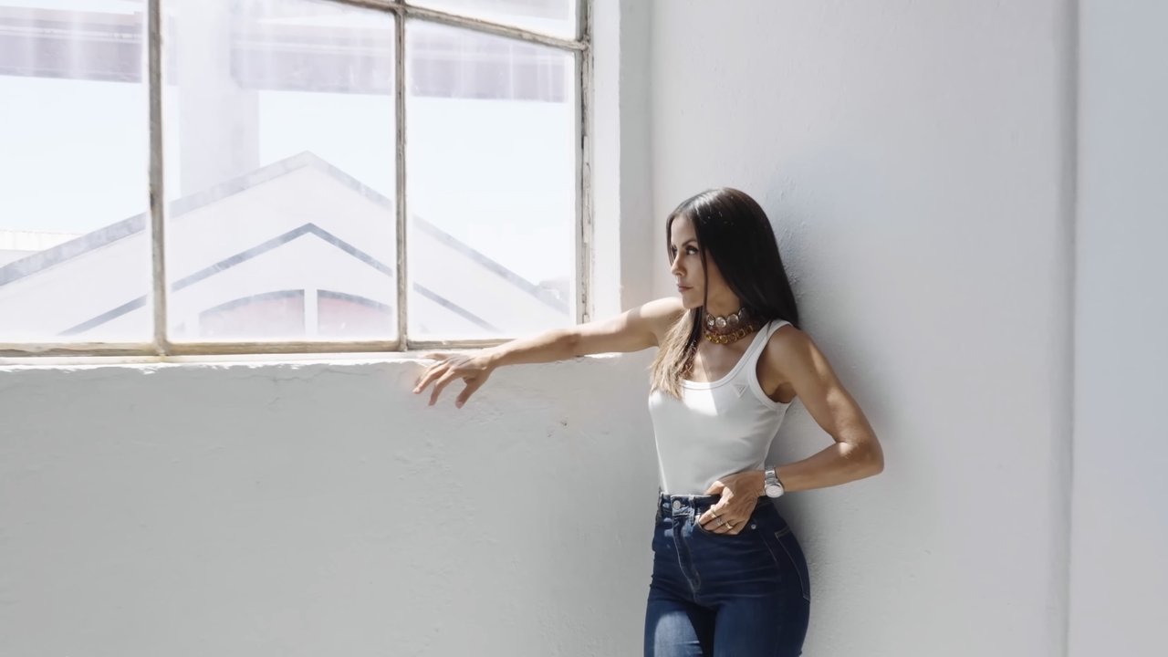 Carol Patrocínio backdrop