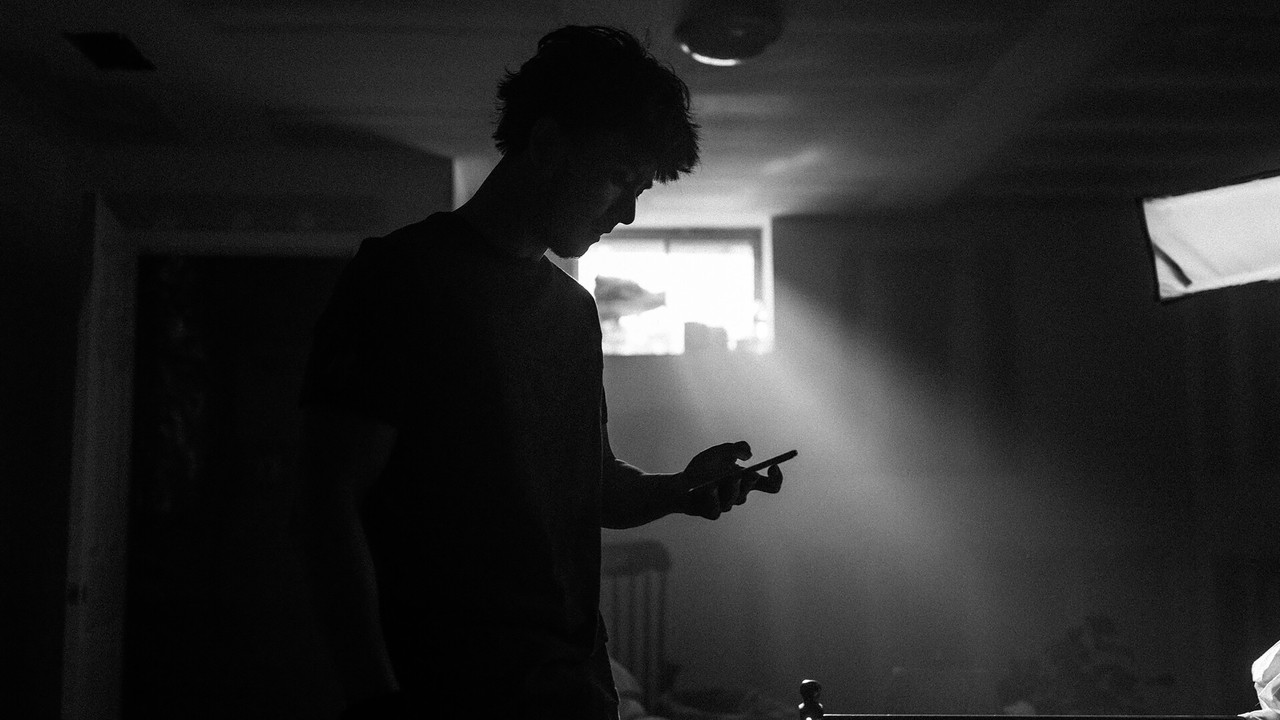 Waiting for the End backdrop