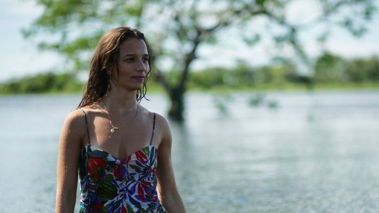 Carmo, Hit the Road backdrop