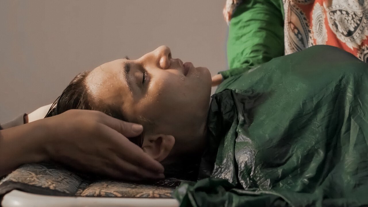 طقوس الماء والجبل والضوء backdrop