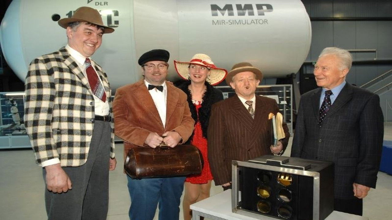 Die Würchwitzer Olsenbande auf der Suche nach dem Bernsteinzimmer backdrop