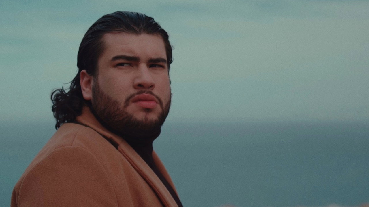 El hombre que no dejaba de mirar atrás backdrop