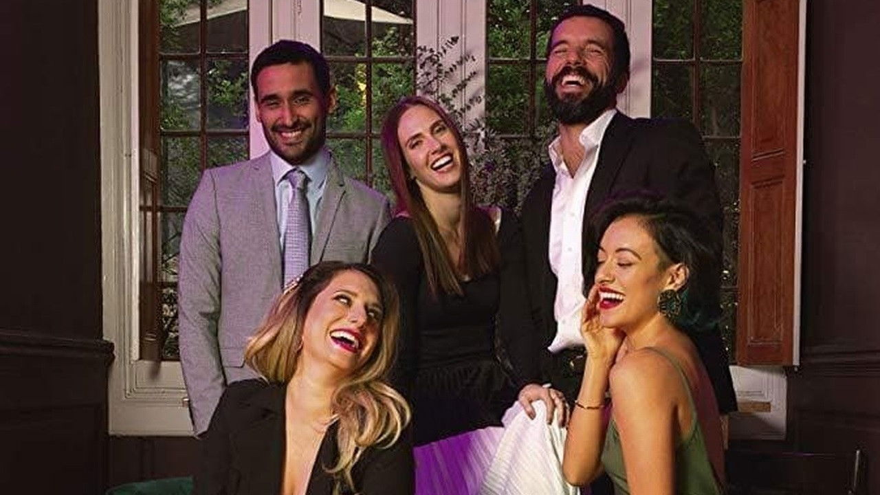 Un día eres joven backdrop