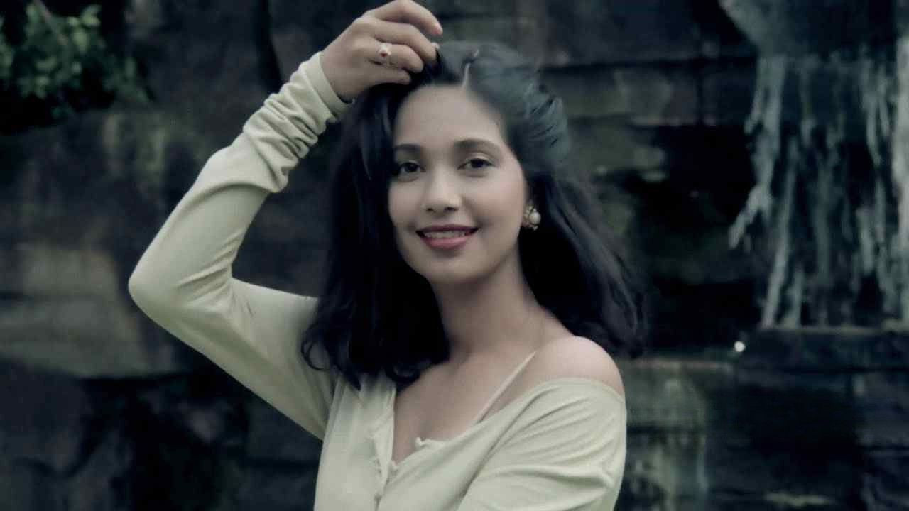 Catatan Harian Tante Sonya backdrop