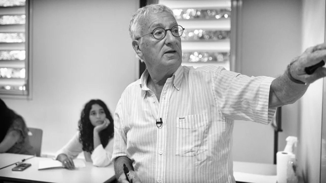 L'extraordinaire recherche du docteur Cartault backdrop