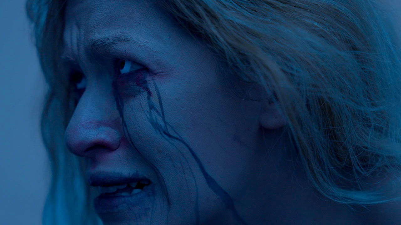 Con Mis Monstruos backdrop