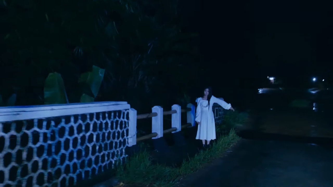 Bawa Aku Pulang backdrop