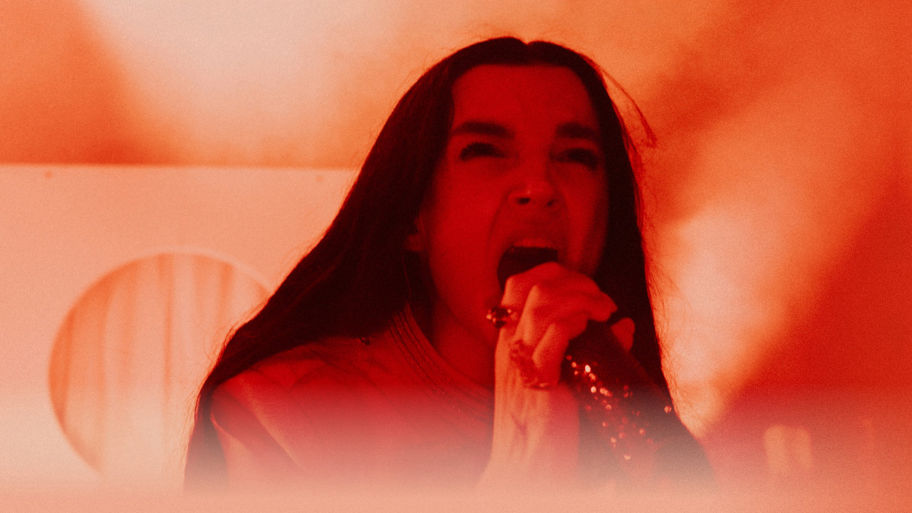 Poppy - Live from Chicago backdrop