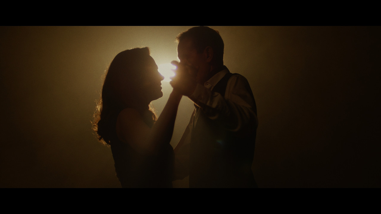 Amor Dormit backdrop