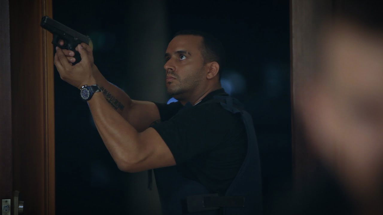 Cara o Sello backdrop