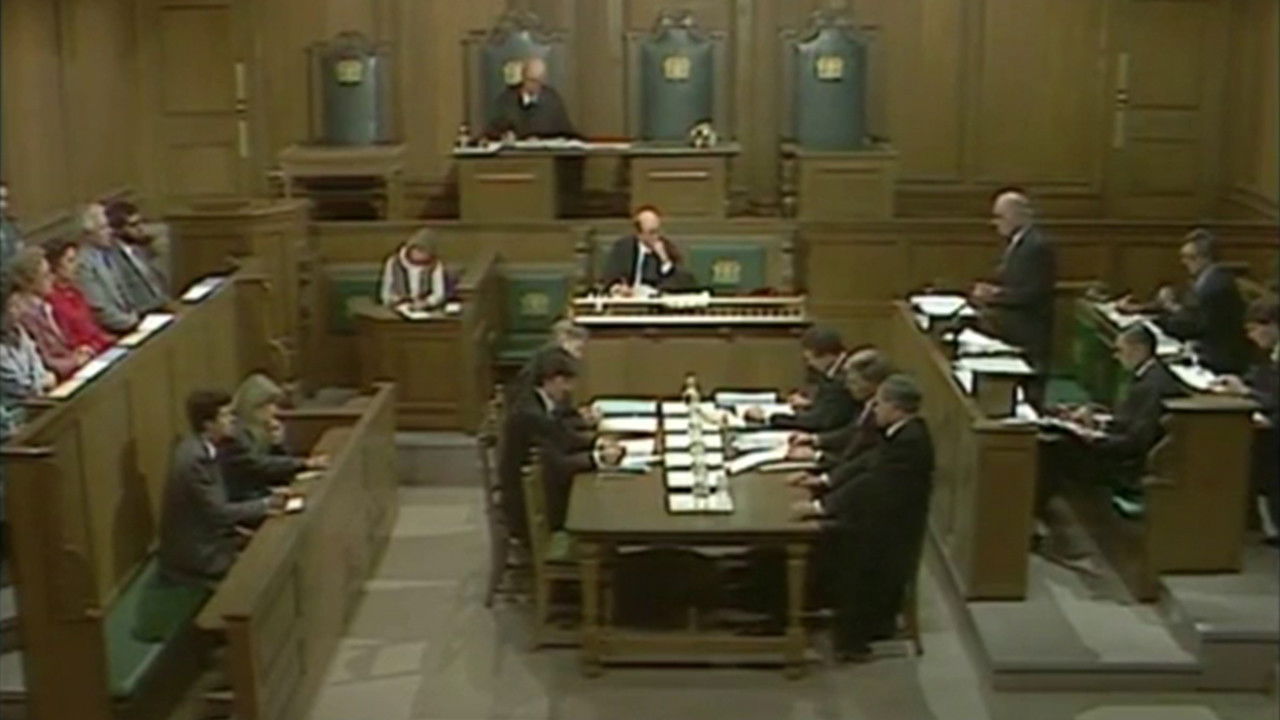 The Trial of Richard III backdrop