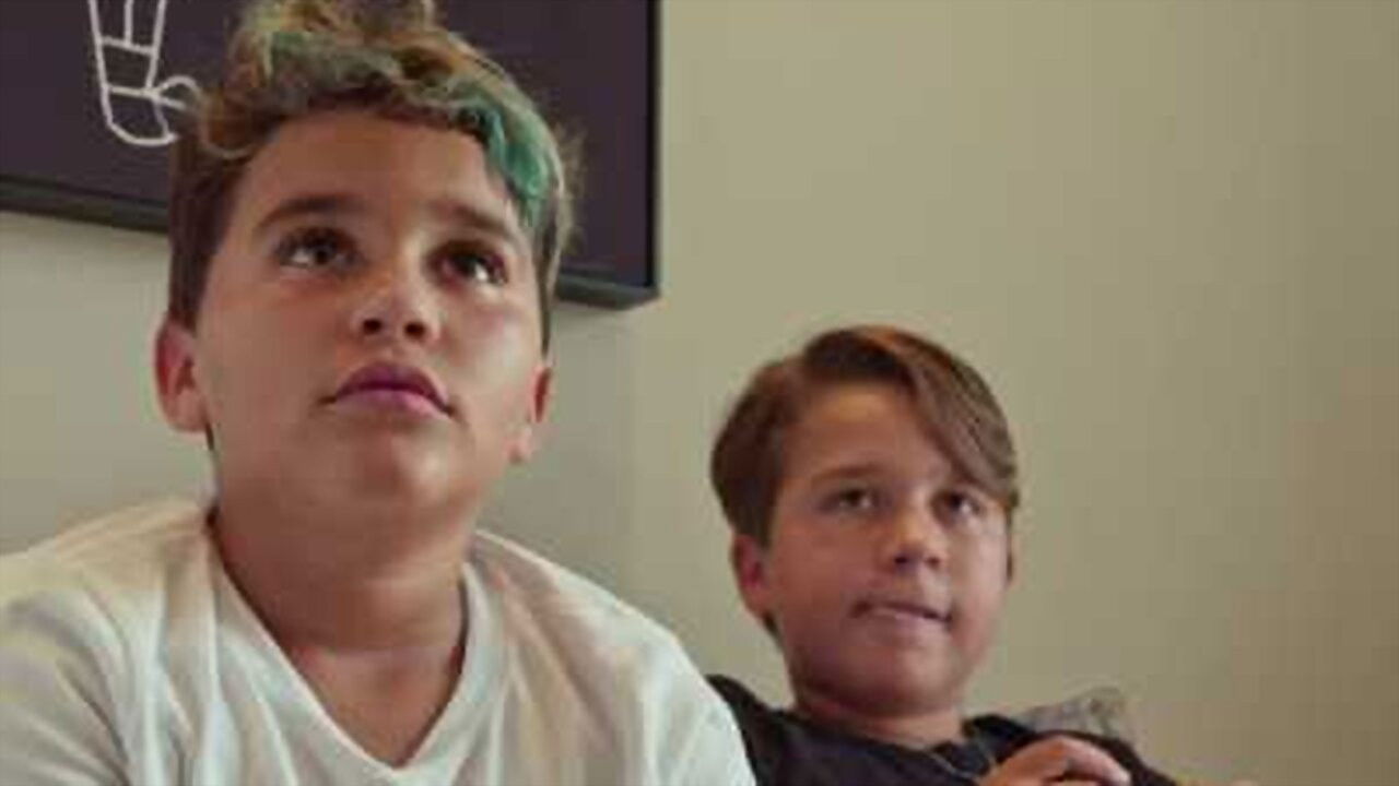 Entre Muros backdrop