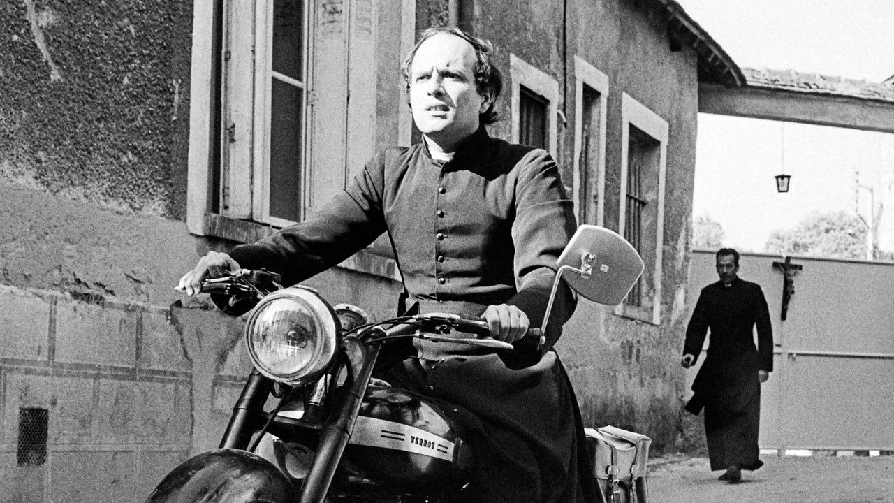 Un curé de choc backdrop