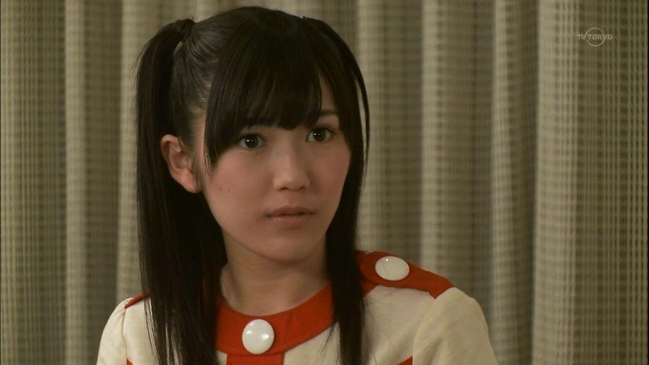 Deceiving Idol backdrop