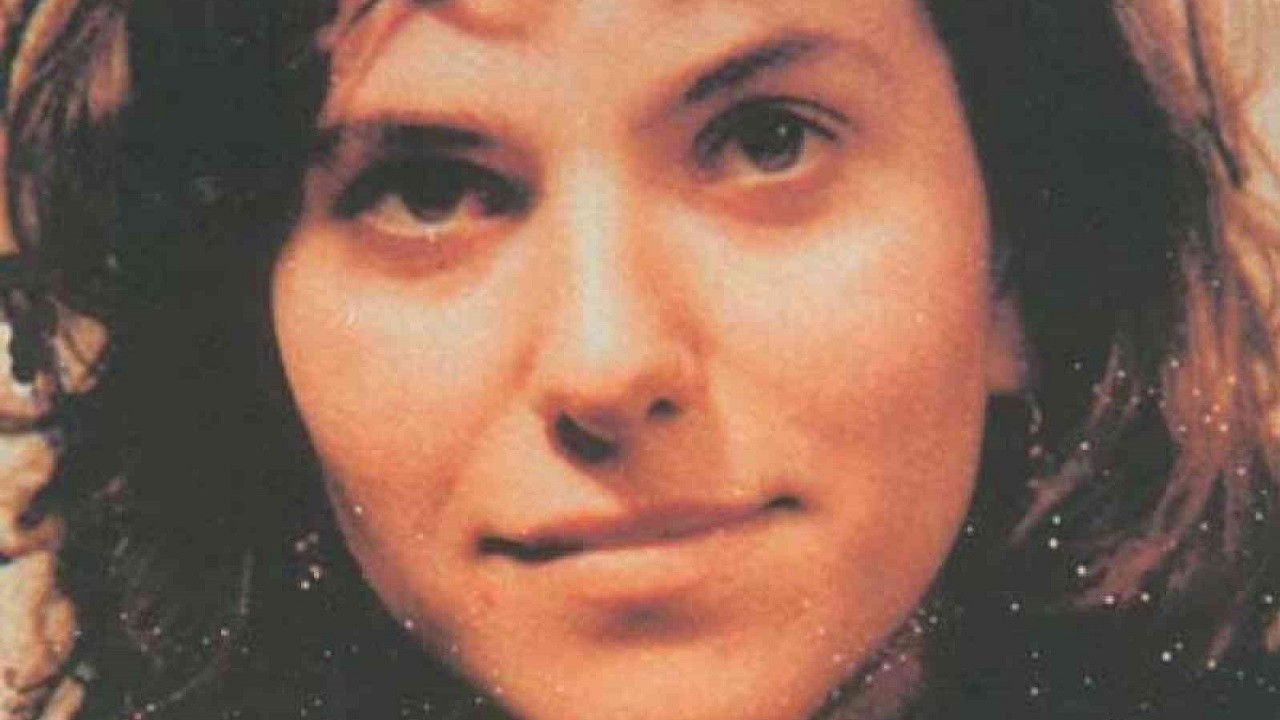 One Girl Against the Mafia backdrop