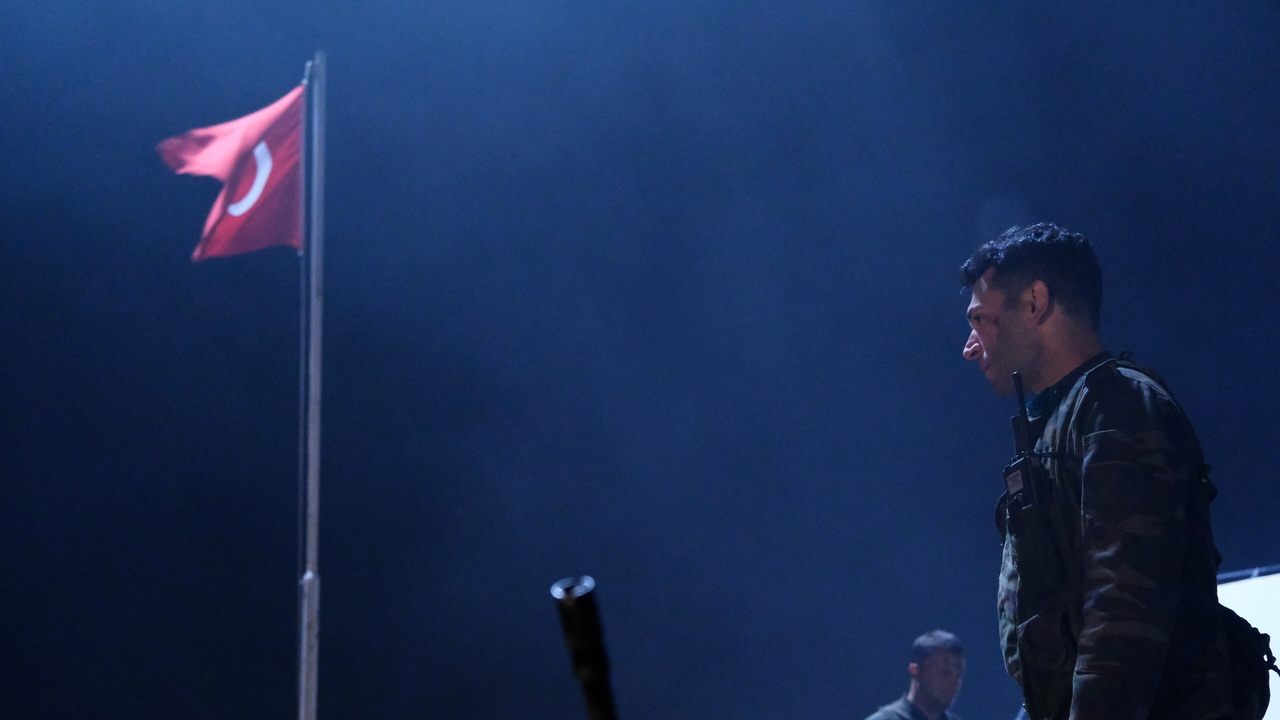 Nefes: Yer Eksi İki backdrop