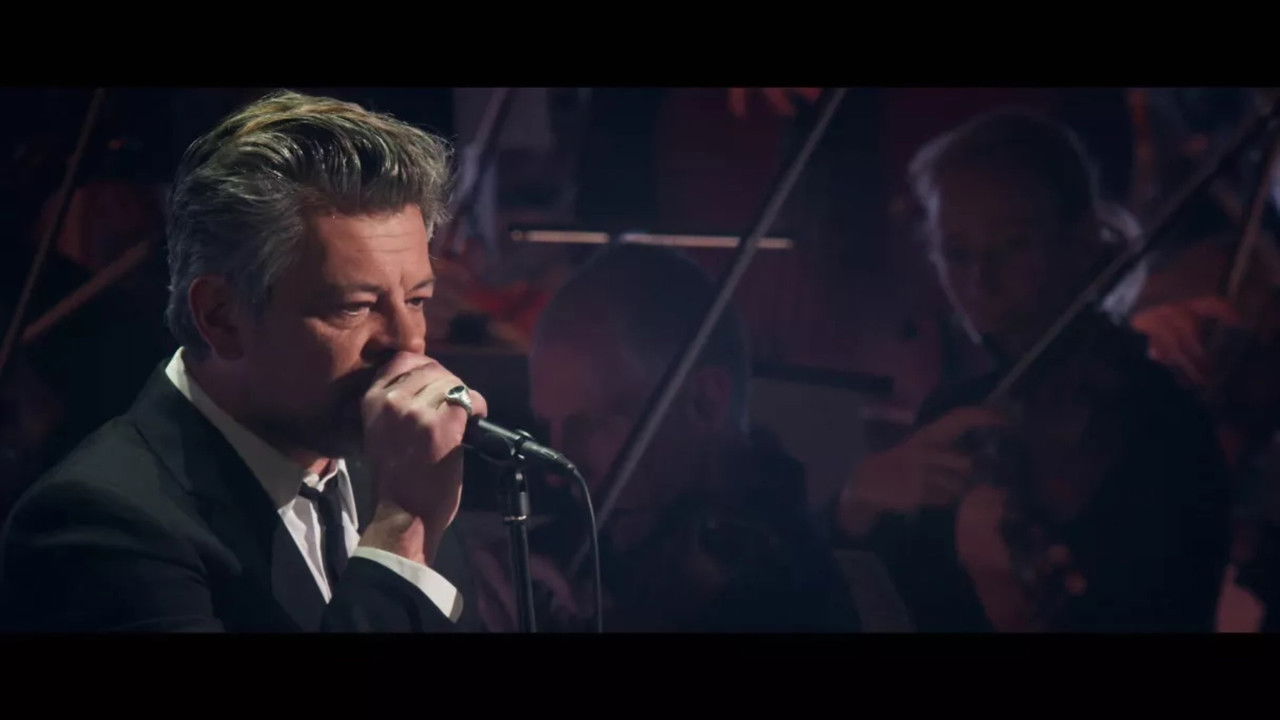 Benjamin Biolay Symphonique backdrop