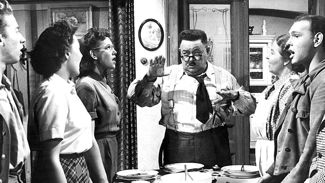 Rodinné trampoty oficiála Tříšky backdrop