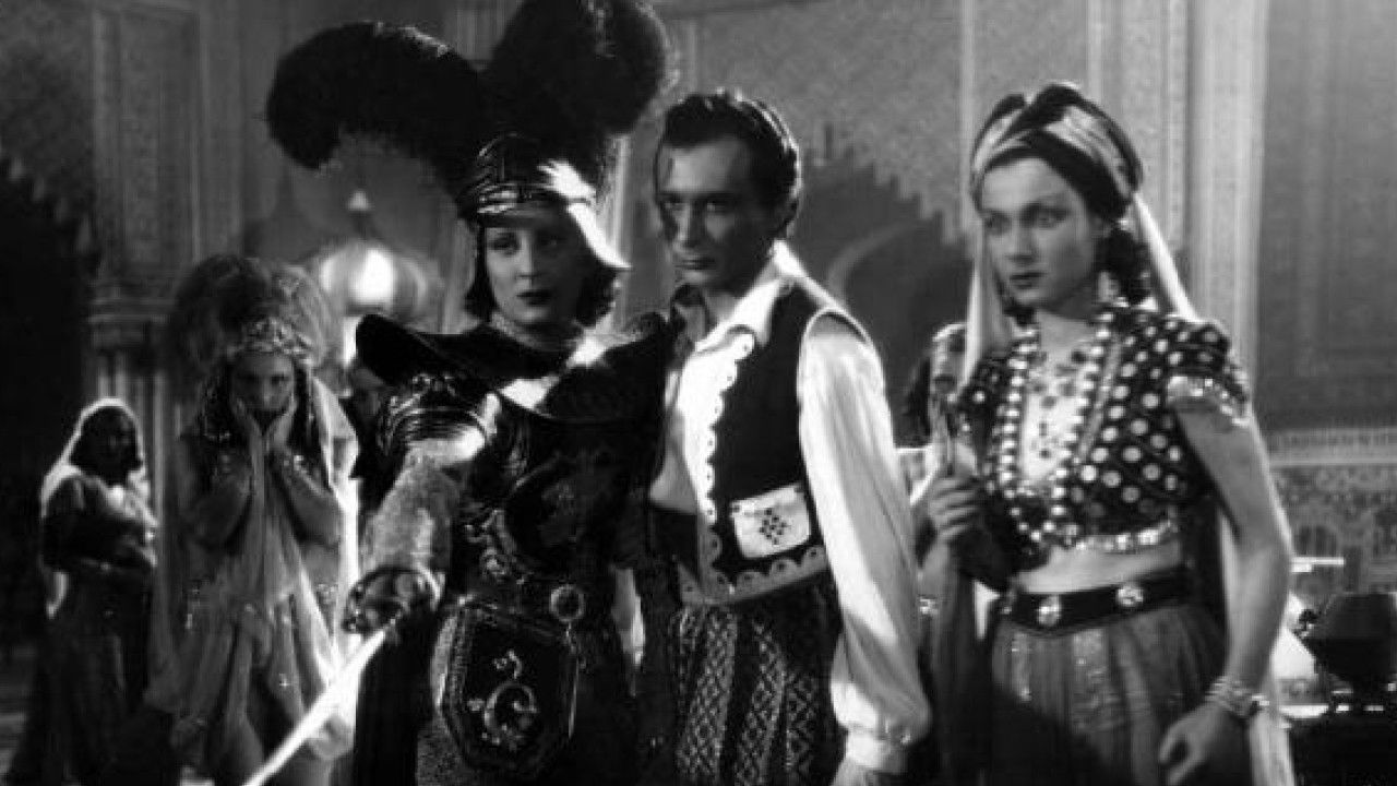 Capitan Tempesta backdrop