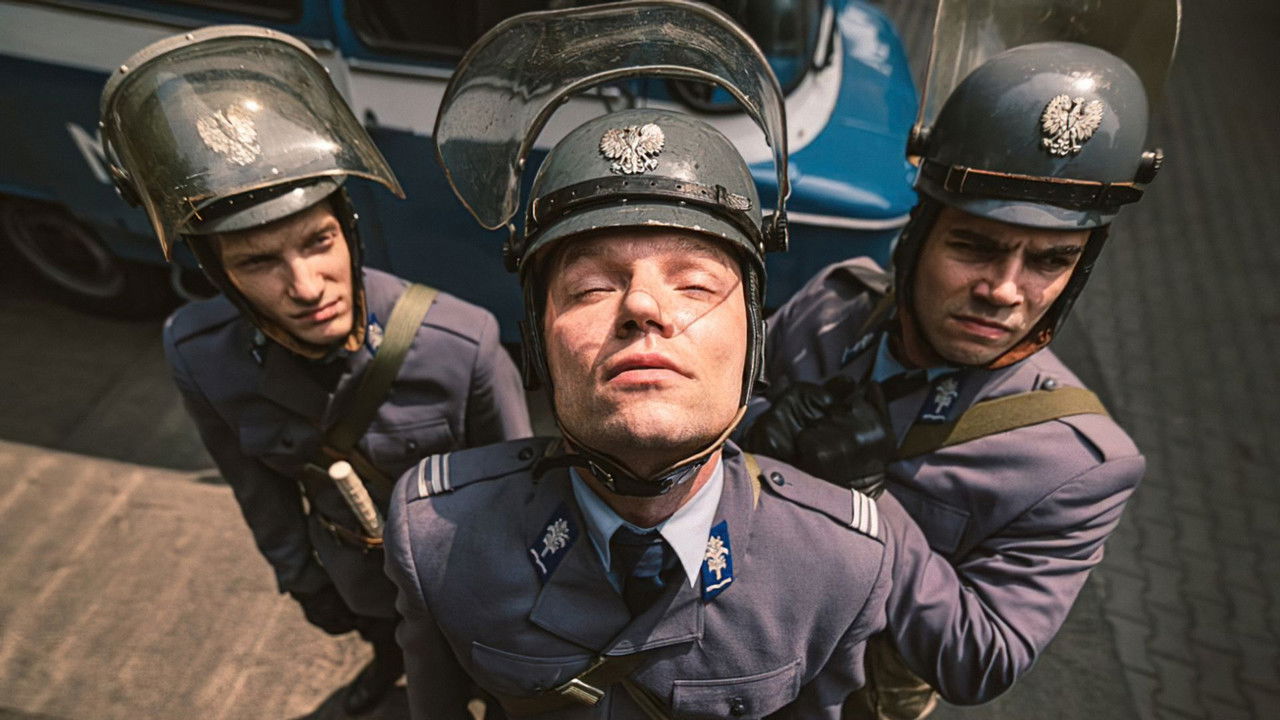 Babilon. Raport o stanie wojennym backdrop