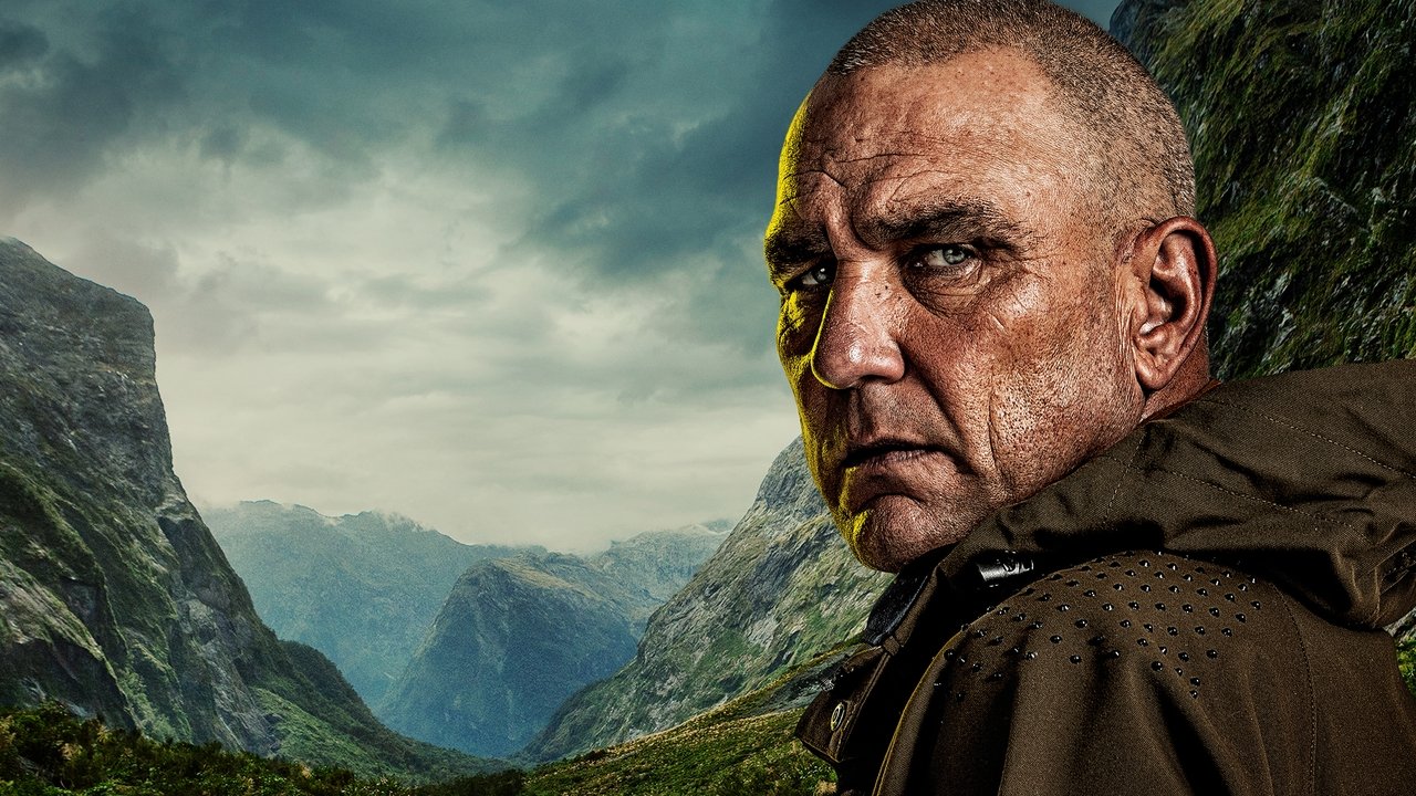 Tracked - Jagd durch die Wildnis backdrop