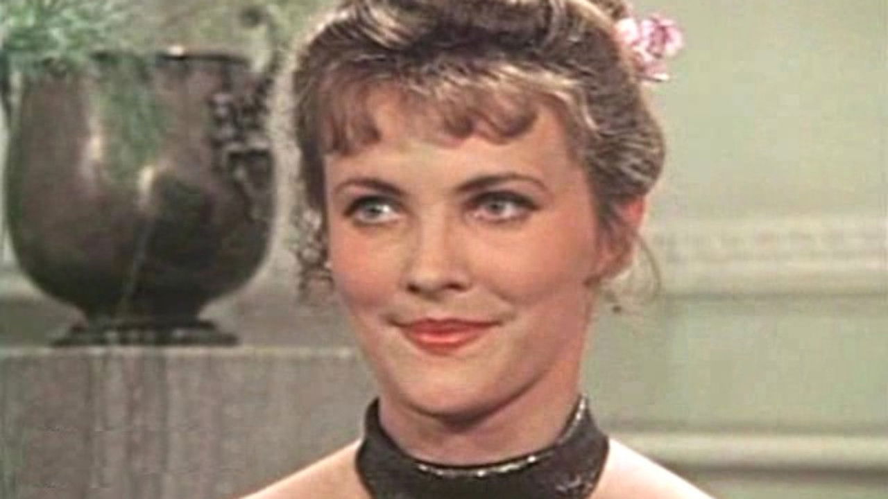 Hanna Glawari backdrop