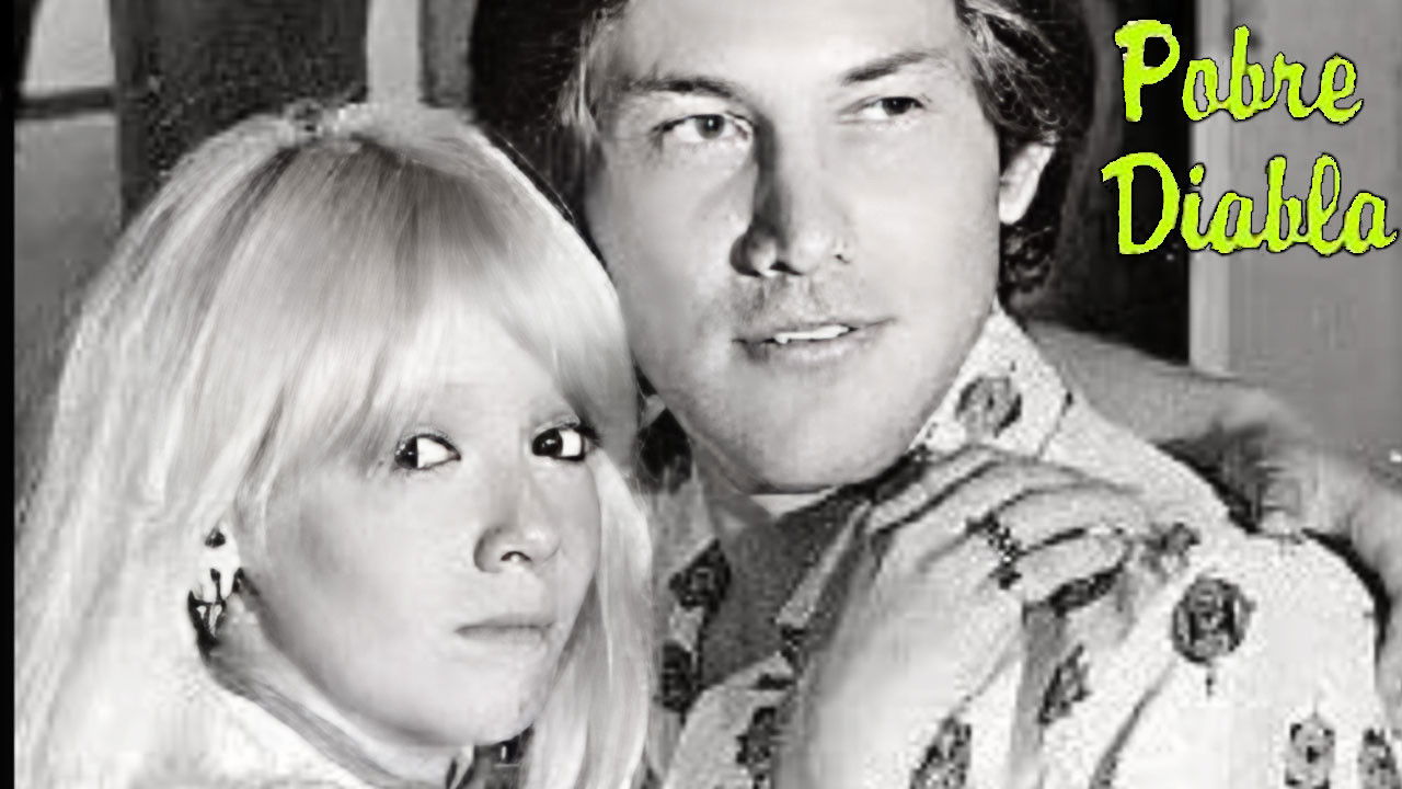 Pobre diabla backdrop