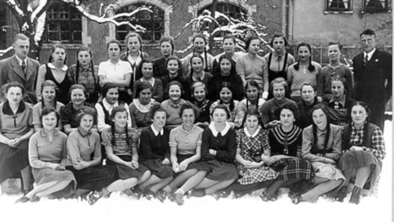 Kinderland ist abgebrannt backdrop