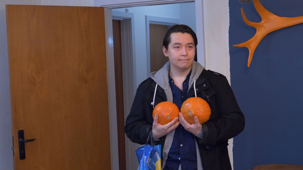 Ukiutoqqami Pilluaritsi backdrop