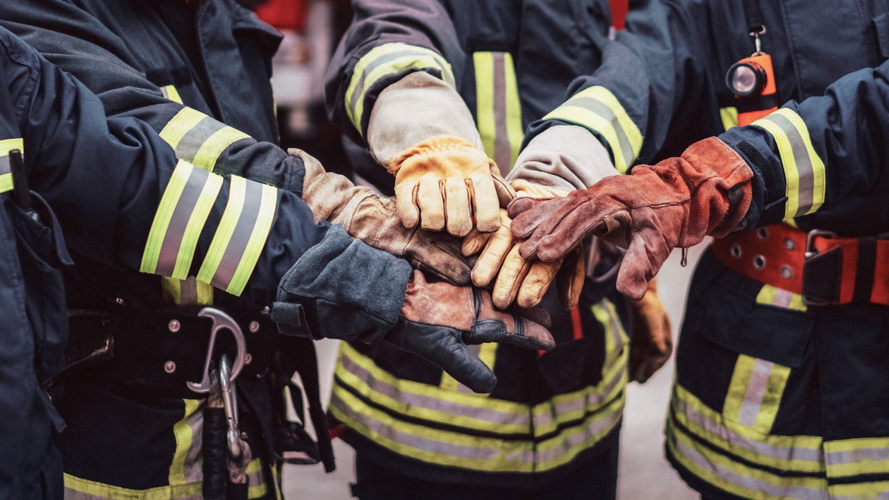 Feuerwache 4 - Alarm in Stuttgart backdrop