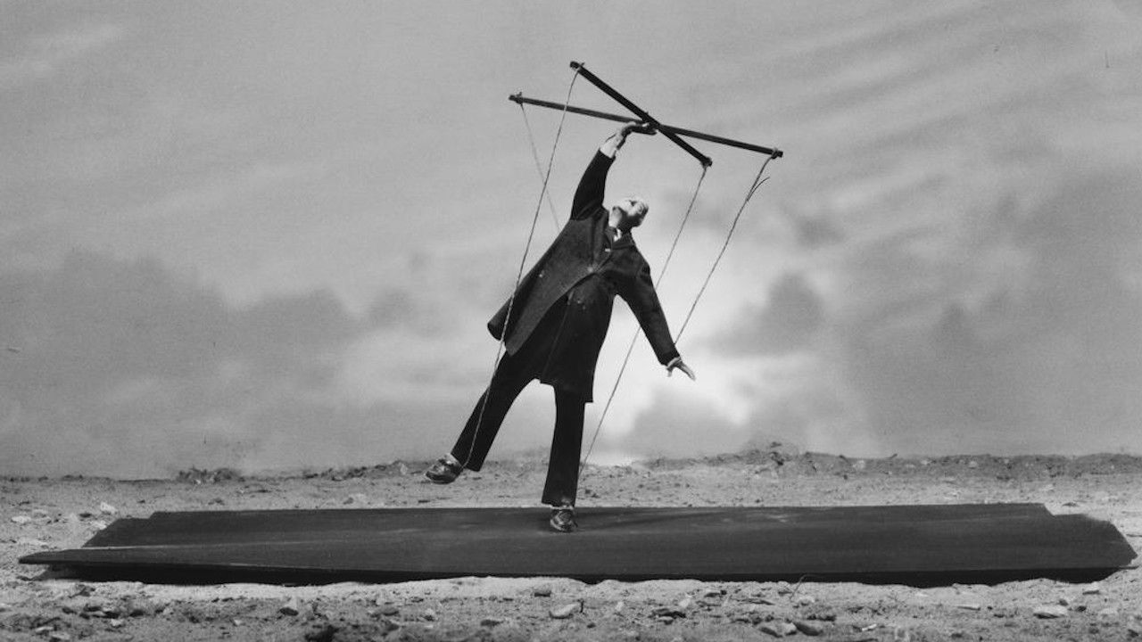 Anything can happen, Gilbert Garcin backdrop