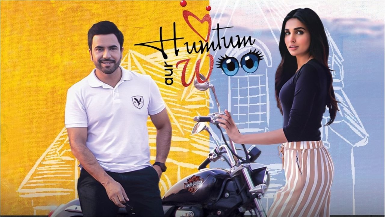 Hum Tum, aur Woo backdrop