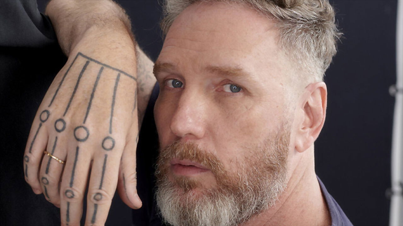 Herchcovitch; Exposto backdrop