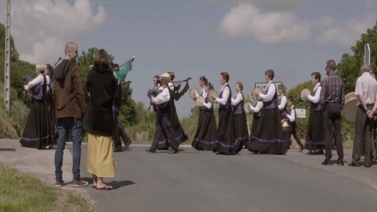 Couto Mixto backdrop