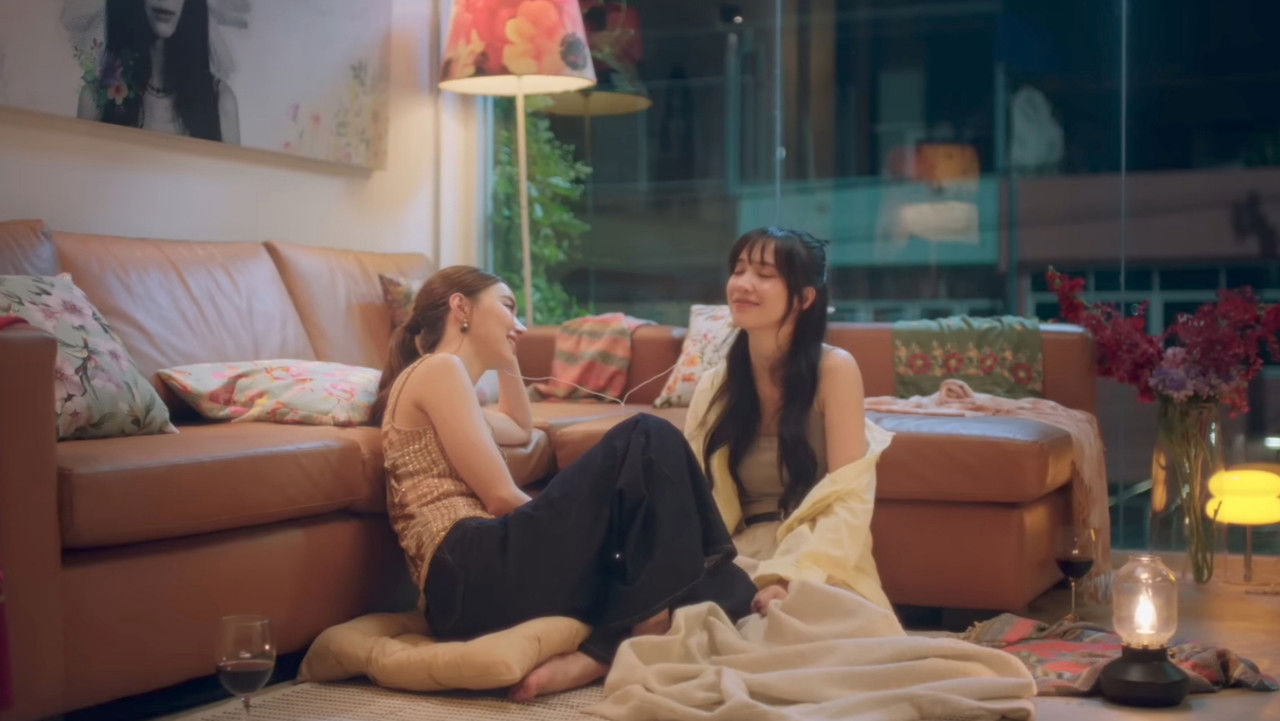 MuTeLuv: Hello, Is This Luck? backdrop