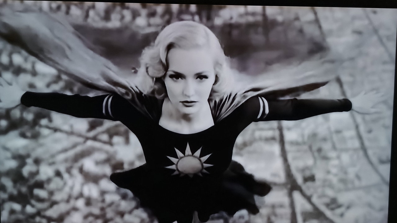 She Came from the Stars backdrop