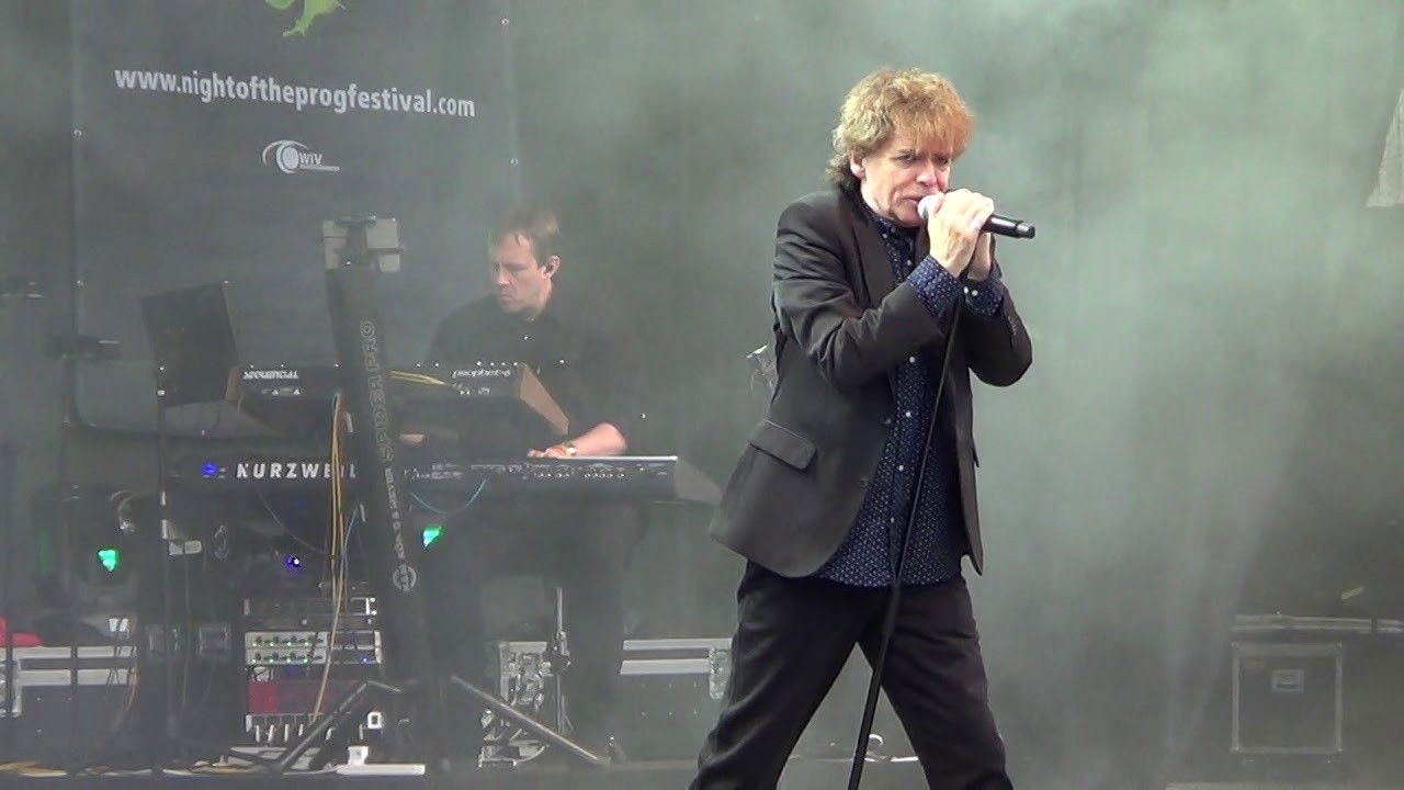 IQ : Scrape Across The Sky backdrop