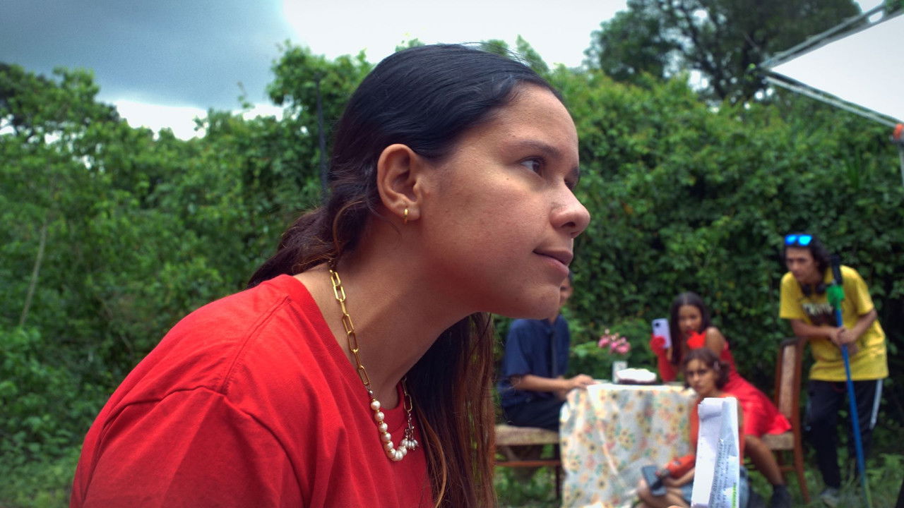 CORTE & ACCIÓN backdrop