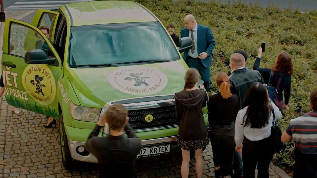 Mole's world backdrop