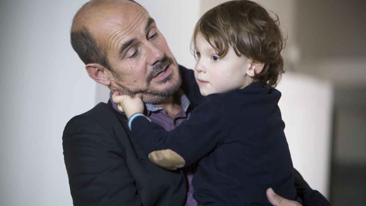 Presque comme les autres backdrop