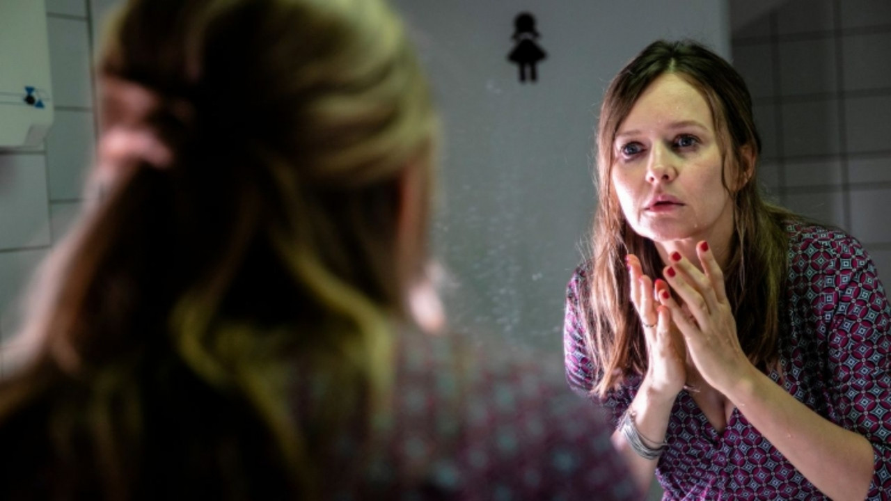 Lautlose Tropfen backdrop