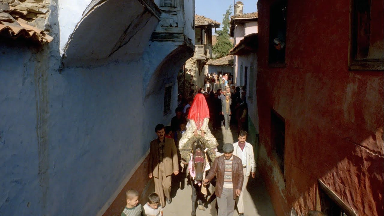 Kula'da Üç Gün backdrop