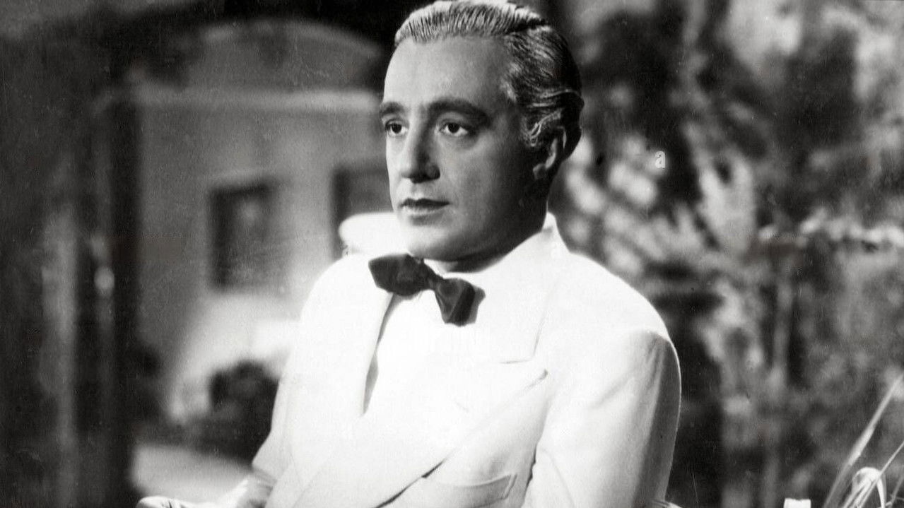 Ai vostri ordini, signora... backdrop