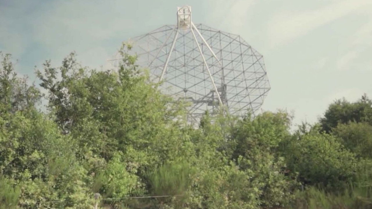 Déborah l'expérience inédite backdrop