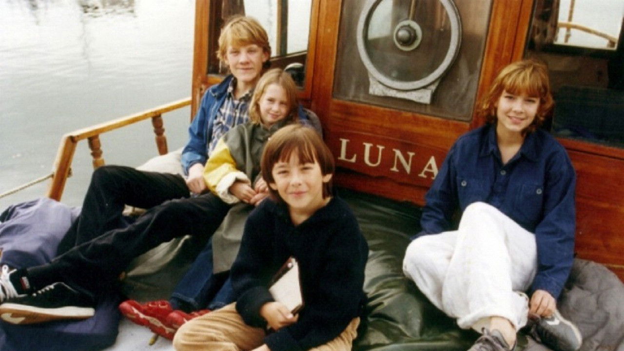 Children of the Luna backdrop