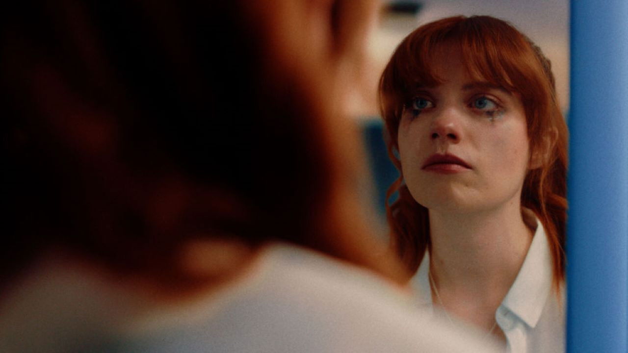 Sandra Gets A New Fringe backdrop