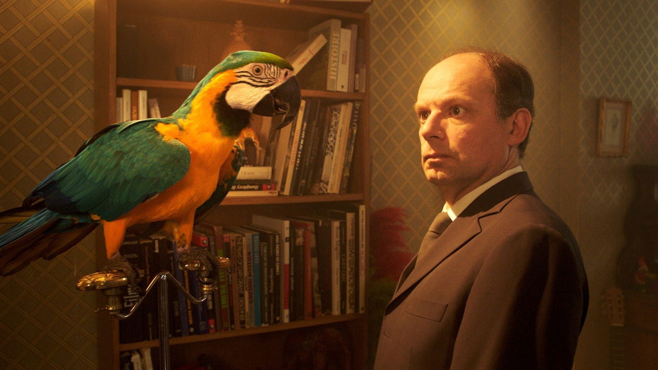 Le passe-muraille backdrop